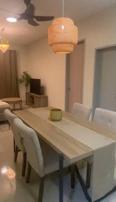 Orked Vanda, 3 Bedroom Apartment, Seaview Netflixwifiyoutube Apartment Kuala Terengganu