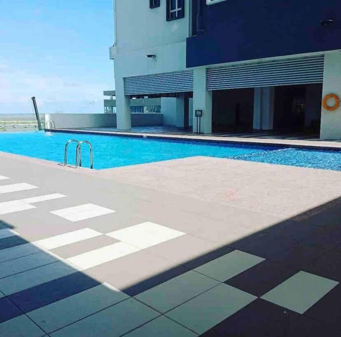 Orked Vanda, 3 Bedroom Apartment, Seaview Netflixwifiyoutube Apartment Kuala Terengganu
